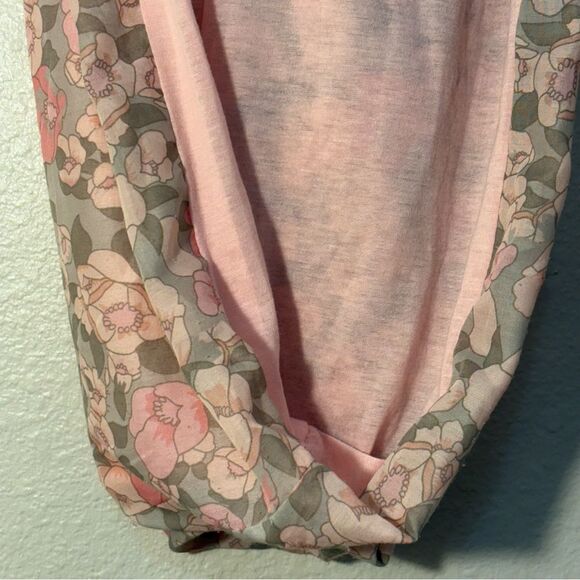 Infinity Scarf Pink Gray Floral Design. - Picture 5 of 10